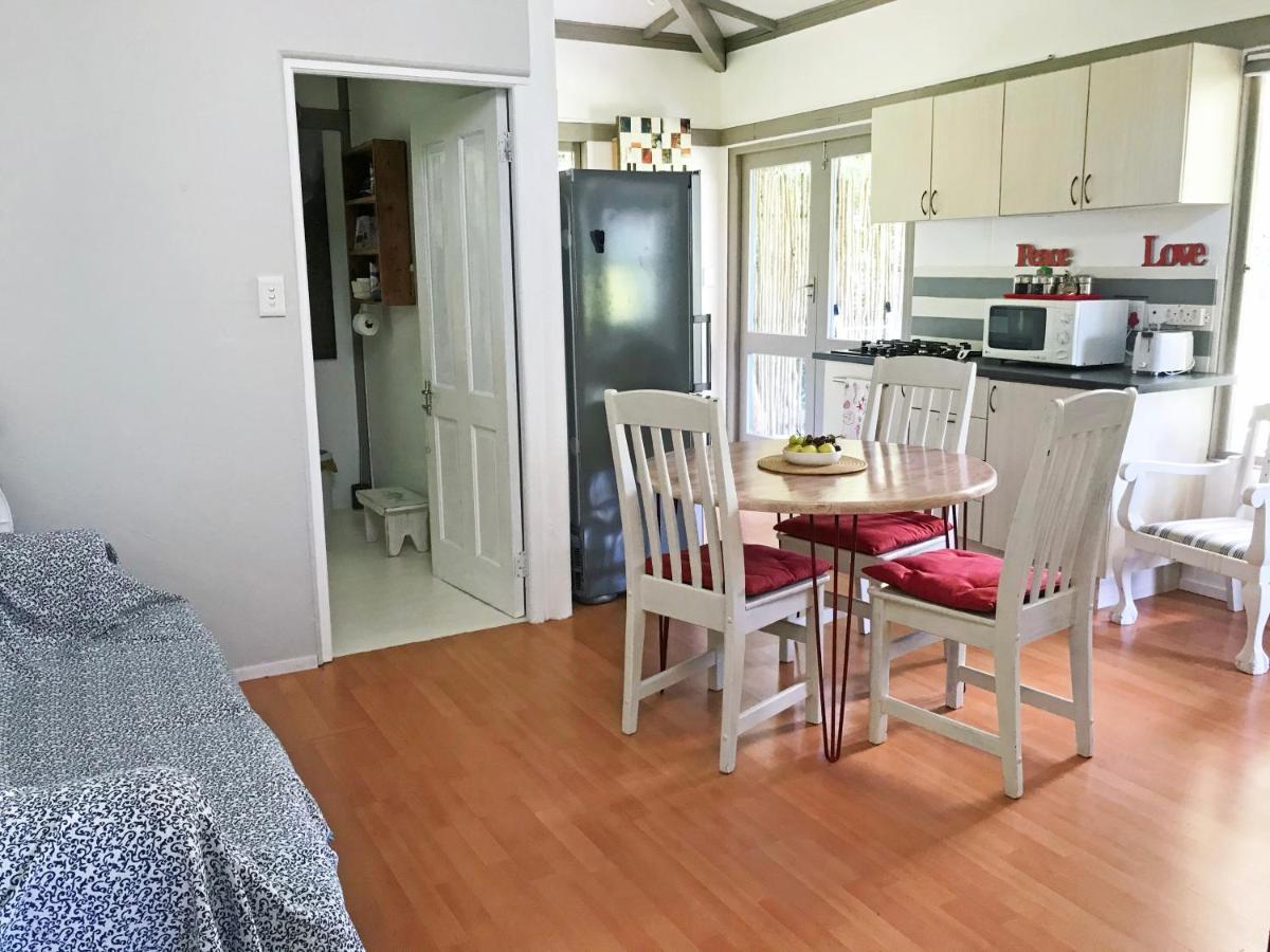 Loeriewood Garden Apartment, Hunters Home Knysna Eksteriør billede